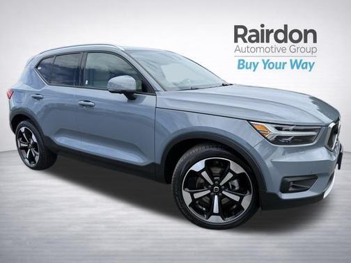 Thunder Gray Metallic 2020 Volvo XC40 T5 Momentum