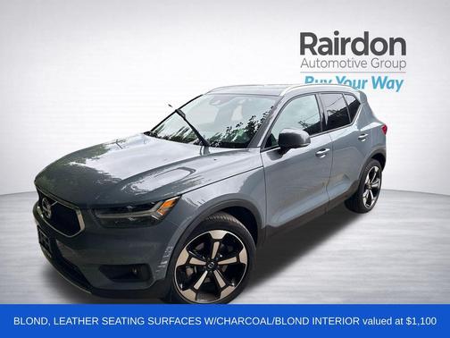 Thunder Gray Metallic 2020 Volvo XC40 T5 Momentum
