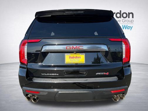 Onyx Black 2024 GMC Yukon AT4