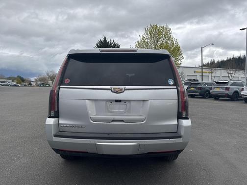 2017 Cadillac Escalade Luxury