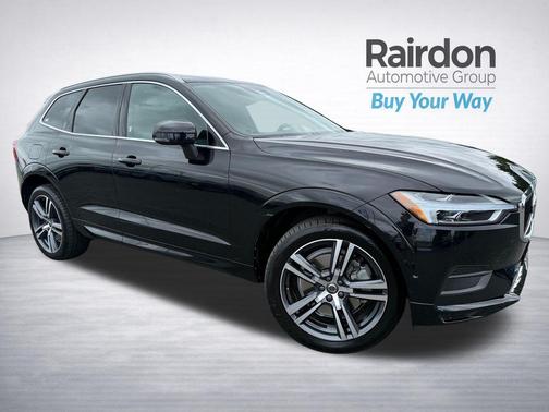 Onyx Black Metallic 2019 Volvo XC60 T6 Momentum