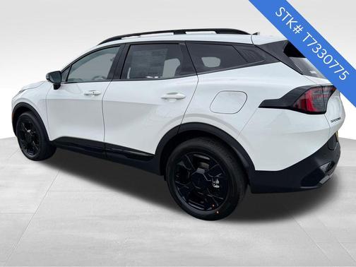 Snow White Pearl 2026 Kia Sportage Hybrid X-Line