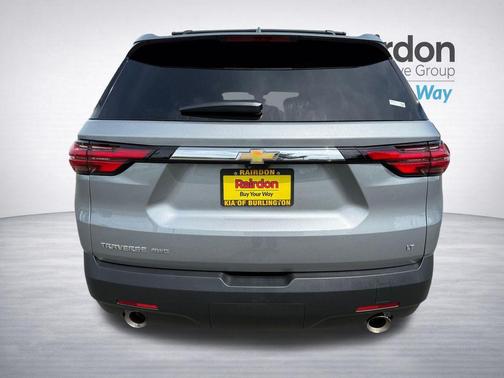 Sterling Gray Metallic 2023 Chevrolet Traverse LT Leather