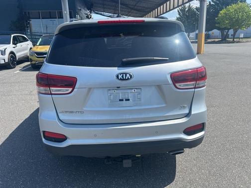 2019 Kia Sorento S