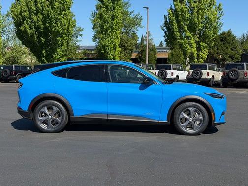 GRABBER BLUE METALLIC 2023 Ford Mustang Mach-E SELECT