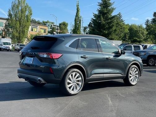 2022 Ford Escape TITANIUM