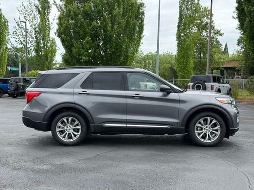 CARBONIZED GRAY METALLIC 2021 Ford Explorer XLT