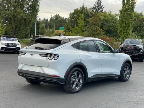 2023 Ford Mustang Mach-E SELECT