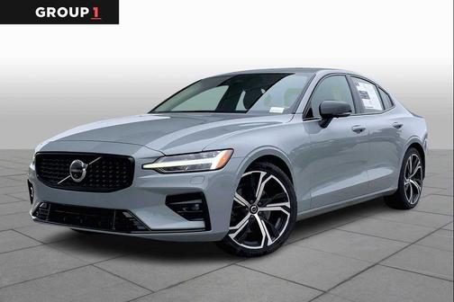 2024 Volvo S60 B5 Plus Dark Theme