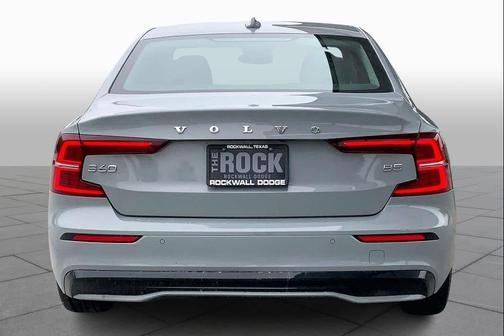 2024 Volvo S60 B5 Plus Dark Theme