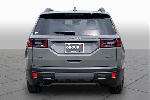 Sting-Gray Clearcoat 2026 Jeep Cherokee Laredo 4x4