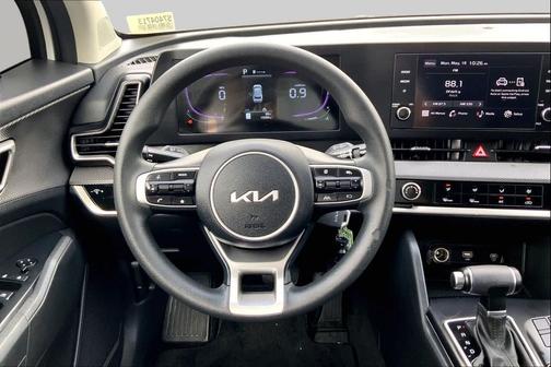 Snow White Pearl 2025 Kia Sportage LX