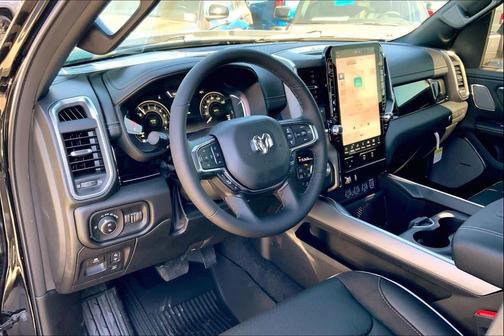 Diamond Black Crystal Pearlcoat 2026 RAM 1500 Laramie