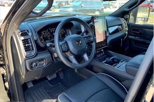 Diamond Black Crystal Pearlcoat 2026 RAM 2500 Limited