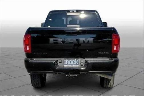 Diamond Black Crystal Pearlcoat 2026 RAM 2500 Limited