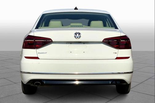 2018 Volkswagen Passat 2.0T R-Line