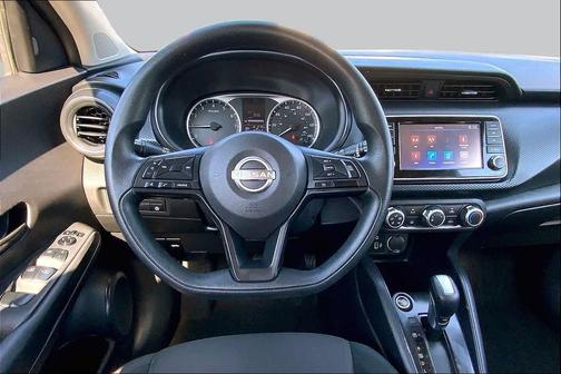 Gun Metallic 2024 Nissan Kicks S