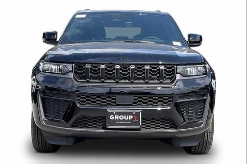 Diamond Black Crystal Pearlcoat 2026 Jeep Grand Cherokee Altitude