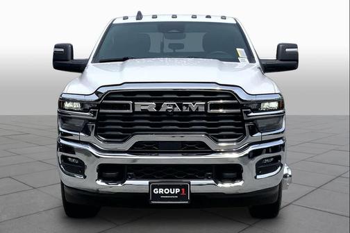 Bright White Clearcoat 2026 RAM 3500 Tradesman Crew Cab 4x4 8' Box