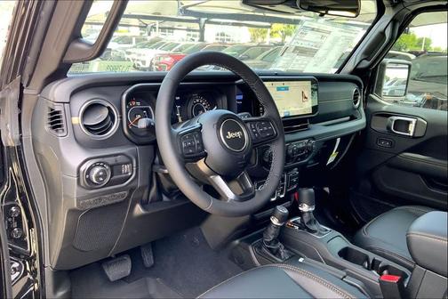 Black Clearcoat 2026 Jeep Gladiator Texas Trail 4x4