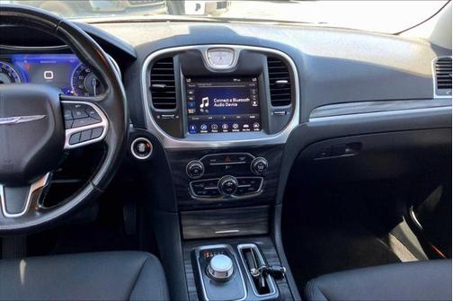 2021 Chrysler 300 Touring