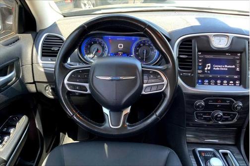 2021 Chrysler 300 Touring