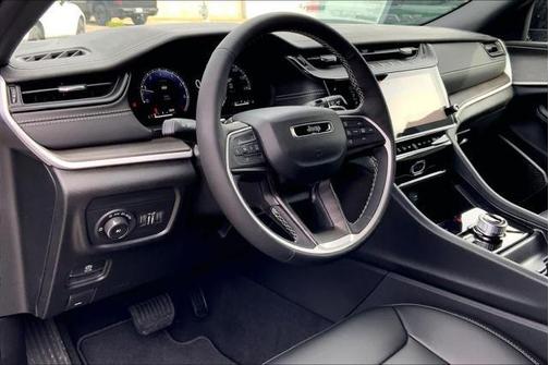 Baltic Gray Metallic Clearcoat 2026 Jeep Grand Cherokee Limited
