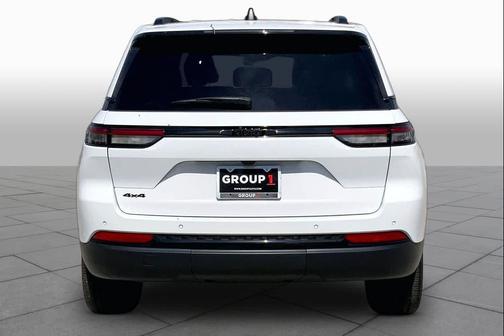 Bright White Clearcoat 2024 Jeep Grand Cherokee Altitude