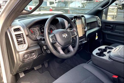 2026 RAM 2500 Black Express Crew Cab 4x4 6'4' Box