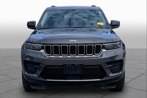 Baltic Gray Metallic Clearcoat 2024 Jeep Grand Cherokee Laredo