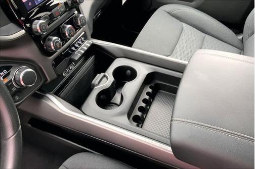 Diamond Black Crystal Pearlcoat 2026 RAM 1500 Express