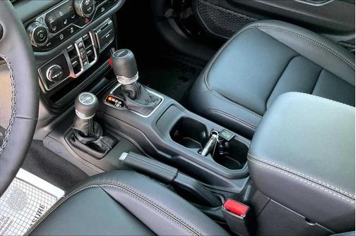 2025 Jeep Gladiator High Tide