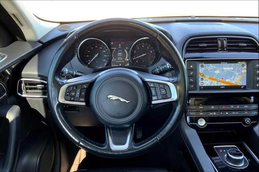 2018 Jaguar F-PACE 25t Prestige
