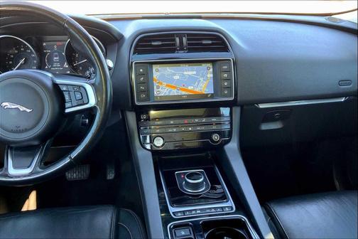 2018 Jaguar F-PACE 25t Prestige