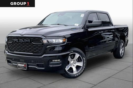 Diamond Black Crystal Pearlcoat 2026 RAM 1500 Express