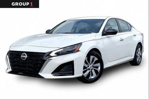 Glacier White 2024 Nissan Altima S FWD