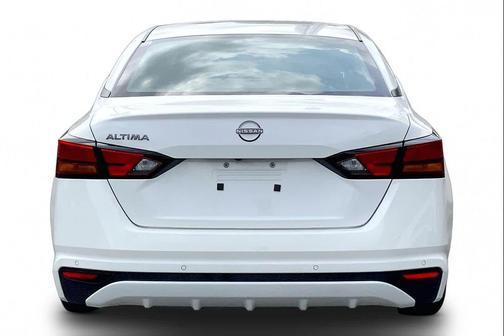 Glacier White 2024 Nissan Altima S FWD