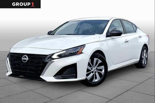 Glacier White 2024 Nissan Altima S FWD