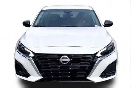 Glacier White 2024 Nissan Altima S FWD
