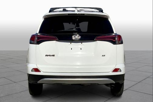 2017 Toyota RAV4 SE