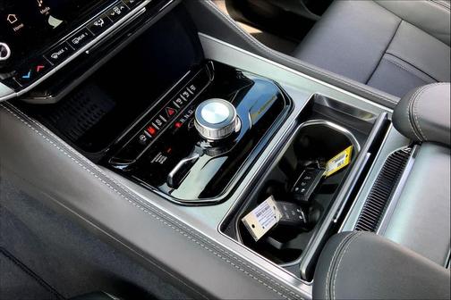 High Gloss Black 2026 Jeep Grand Wagoneer L 4x4