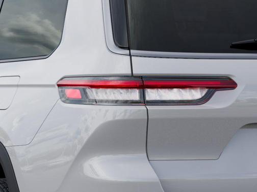 Bright White Clearcoat 2026 Jeep Grand Cherokee L Altitude