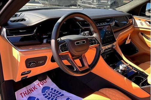 2025 Jeep Grand Cherokee Summit
