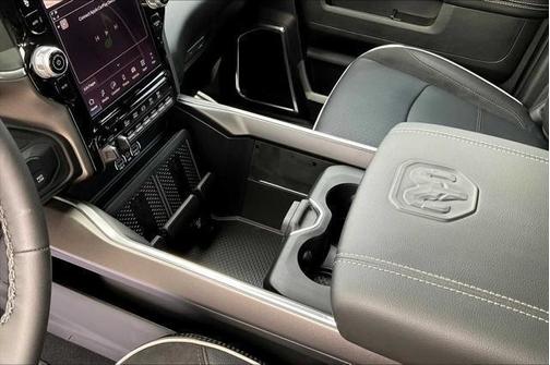 2025 RAM 3500 Laramie Crew Cab 4x4 8' Box