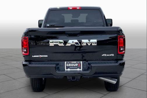 Diamond Black Crystal Pearlcoat 2026 RAM 2500 Lone Star Crew Cab 4x4 6'4' Box