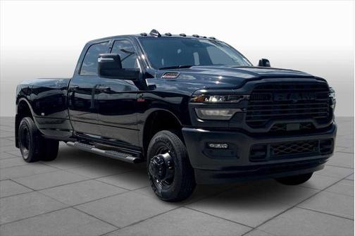 2025 RAM 3500 Tradesman Crew Cab 4x4 8' Box