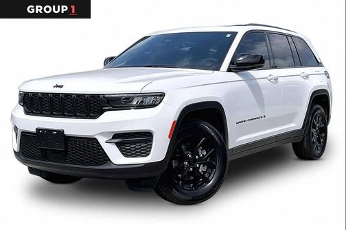 Bright White Clearcoat 2025 Jeep Grand Cherokee Altitude