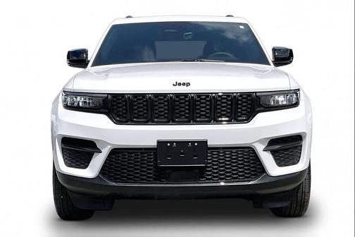 Bright White Clearcoat 2025 Jeep Grand Cherokee Altitude