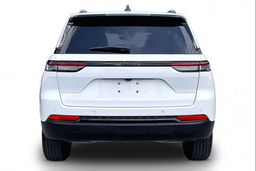 Bright White Clearcoat 2025 Jeep Grand Cherokee Altitude