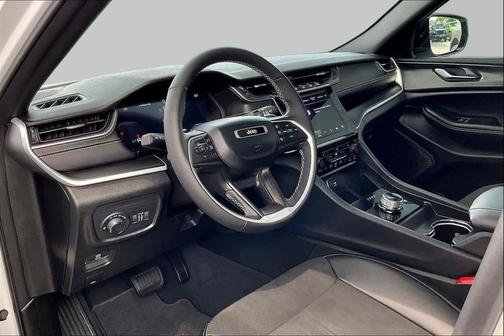 Bright White Clearcoat 2025 Jeep Grand Cherokee Altitude